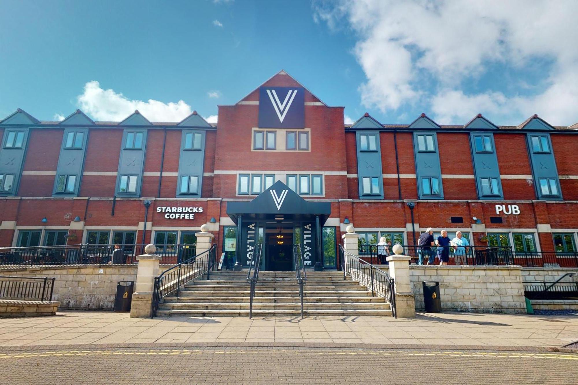Village Hotel Cardiff Eksteriør billede