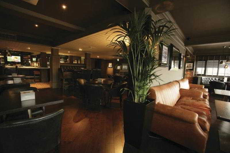 Village Hotel Cardiff Eksteriør billede